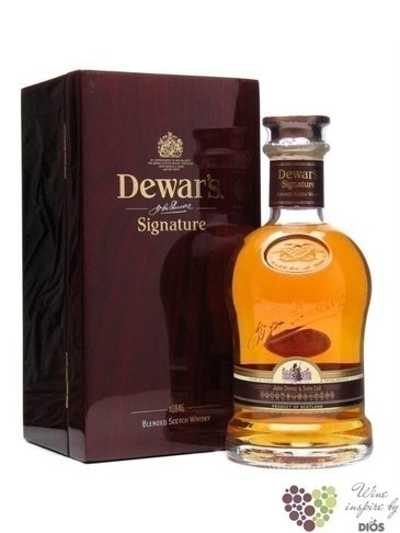 Dewars  the Signature  premium blended Scotch whisky 40% vol.  0.70 l