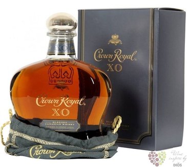 Crown Royal  XO  premium Canadian whisky 40% vol.  0.75 l