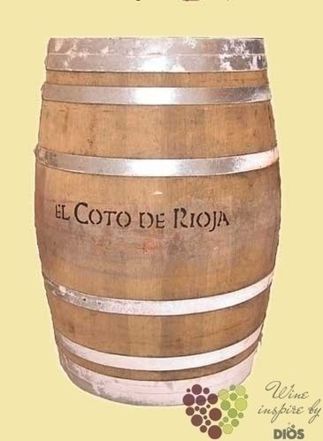 Wood barrique cask by Bodegas El Coto de Rioja