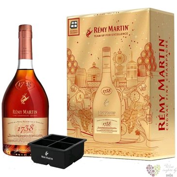Remy Martin  1738 Accord Royal  gift set Fine Champagne Cognac 40% vol.  0.70 l