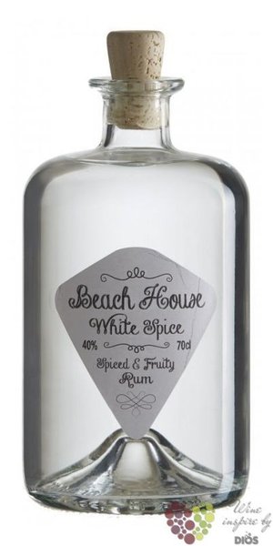 Beach House  Spiced blanc  flavoured Mauritian rum 40% vol.  0.20 l