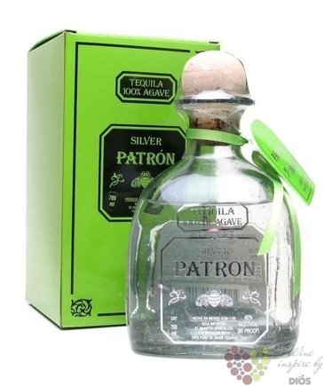 Patron  Silver  gift box 100% of Blue agave Mexican tequila 40% vol.   0.70 l