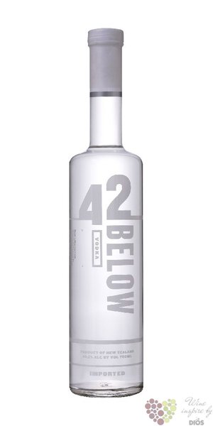 42 Below „ Pure ” premium vodka of New Zealand 40% vol.     0.70 l