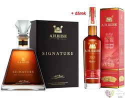 AH Riise  Signature  + XO Christmas drek unique Caribbean rum 43.9% vol.  0,70 l