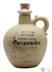 Edward Gunpowder  England Spiced  flavored Dominican rum 40% vol.  0.70 l