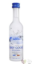 Grey Goose ultra premium French clear vodka 40% vol.   0.05 l