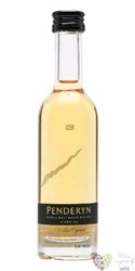 Penderyn „ Madeira finish ” single malt Welsh whisky 46% vol.  0.05 l